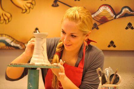 Sabine Lisicki is relieving her jetlag in Bali by painting pottery which